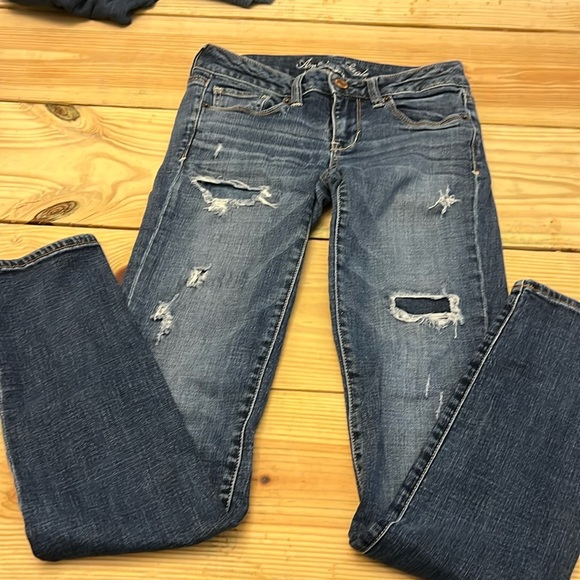 American Eagle Outfitters Denim - AMERICAN EAGLE DISTRESSED JEANS SKINNY SZ 26/31
